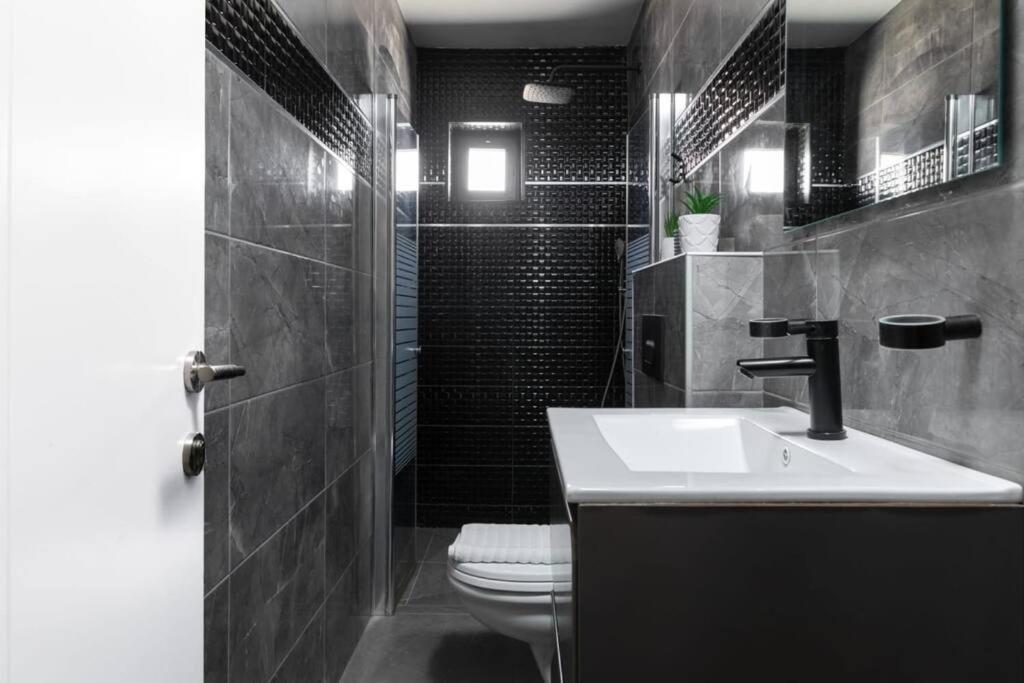 Apartamento אשראם 8-דירת חדר שינה וסלון עם מרפסת מודרנית במיקום מעולה Eilat Exterior foto